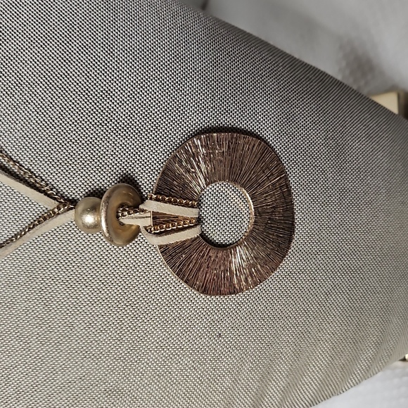 STATEMENT NECKLACE BOHEMIAN STYLE METAL STRIPED DISC - Picture 2 of 5